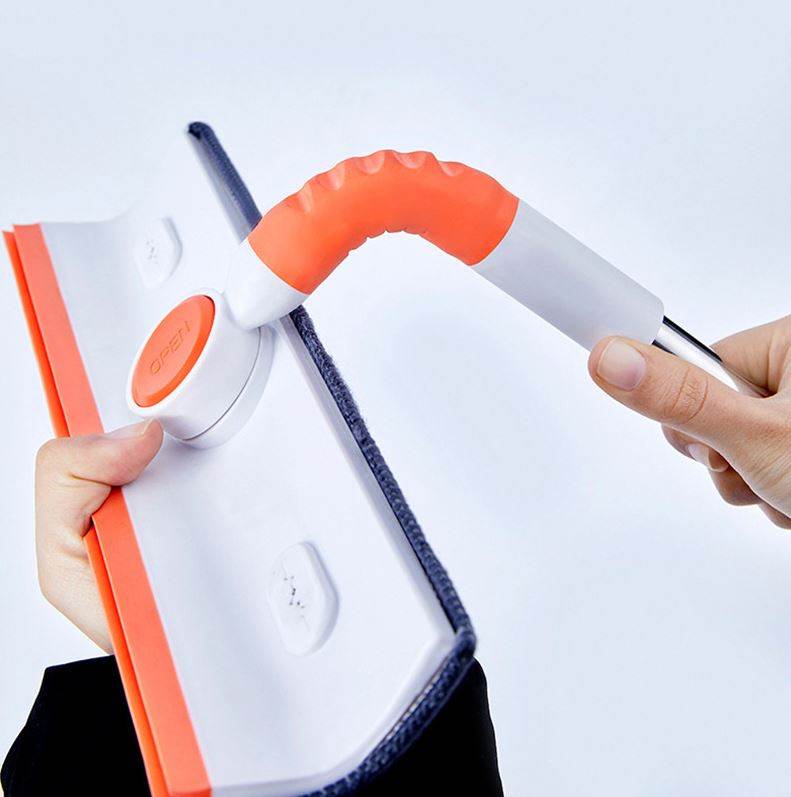 Squeeze Wiper Window Cleaner - DMC Wholesale