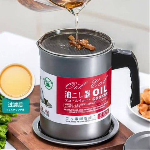 Oil Keeper Can with Fine Mesh Strainer (1.4L) - Alt View