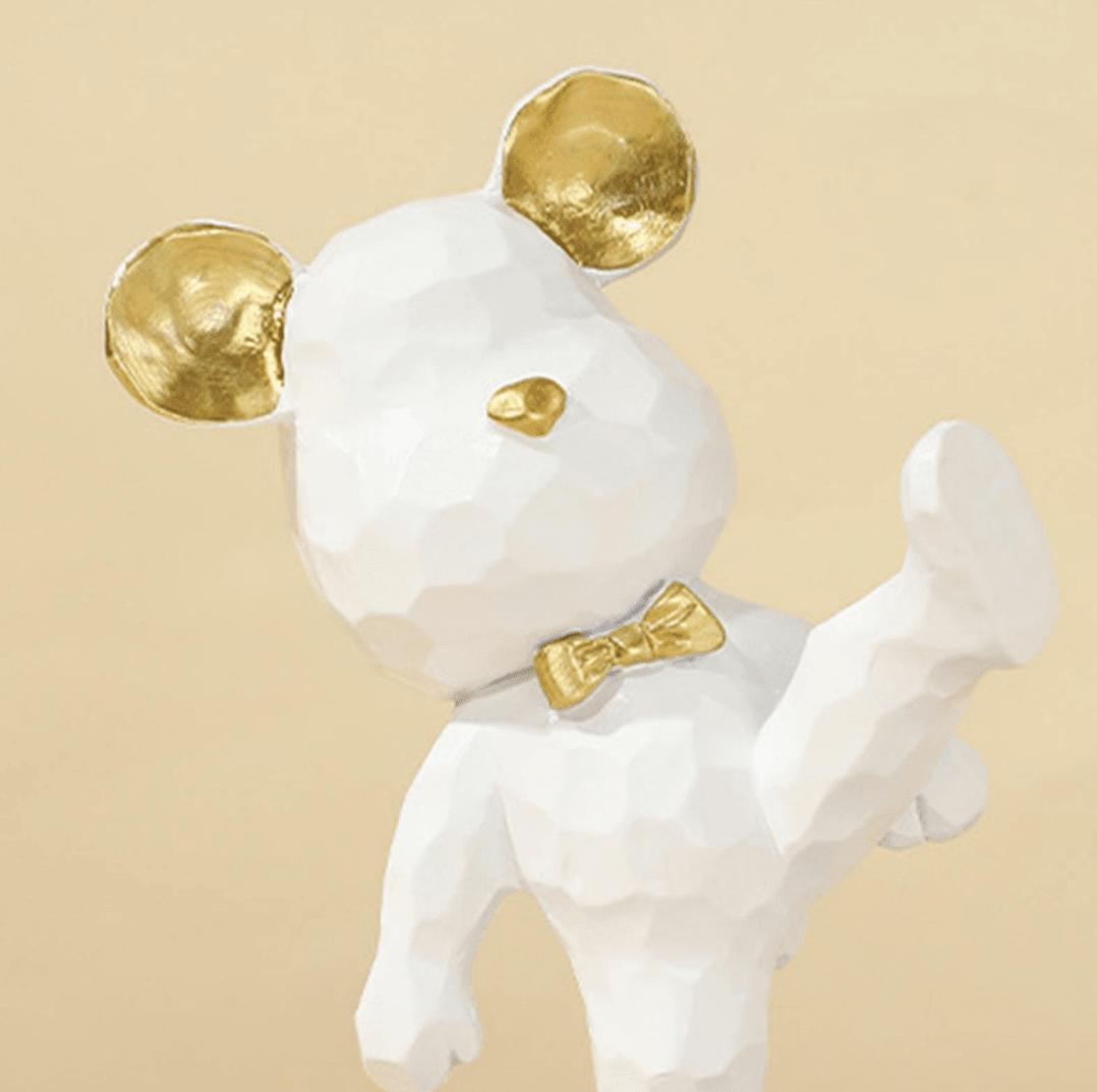 Bear Sculpture Mobile Phone Stand - DMC Wholesale