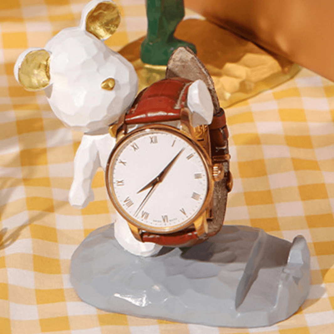 Bear Sculpture Mobile Phone Stand - DMC Wholesale